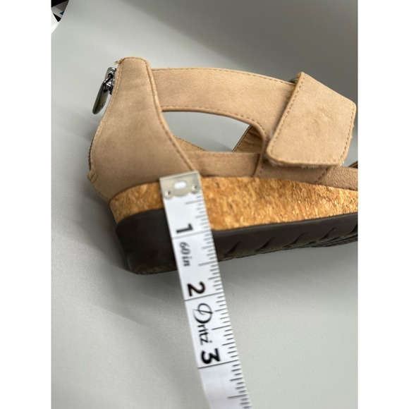 Adrienne Vittadini Taytum Taupe Open Toe Platform Sandals Shoes Sz 6M - Picture 10 of 10